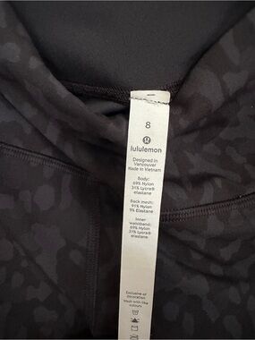 Lulu 7/8 length legging in black leopard print.